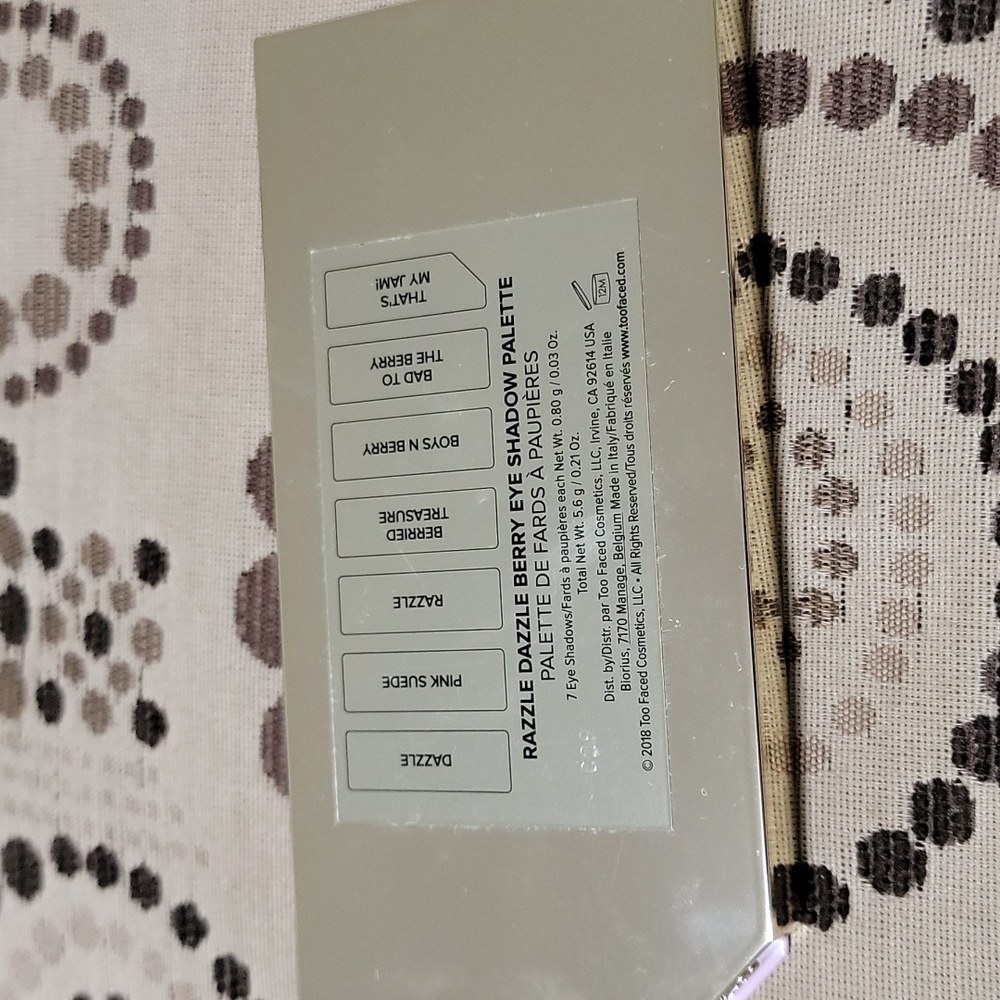 Too Faced Razzle Dazzle Bery Eyeshadow Palette - Picture 2 of 3